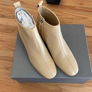 Everlane the day boots color ecru size 7